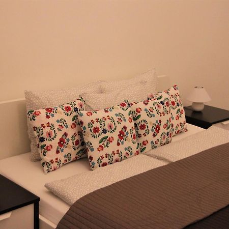 Duna Szecsi Apartman Budapest Exteriör bild
