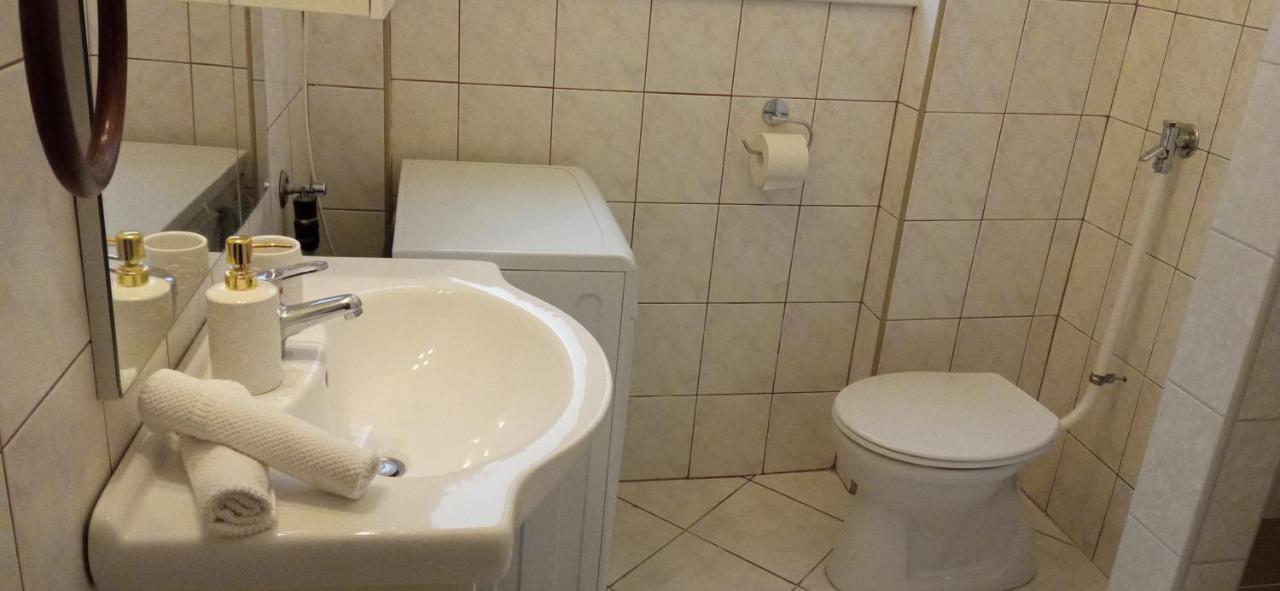 Duna Szecsi Apartman Budapest Exteriör bild