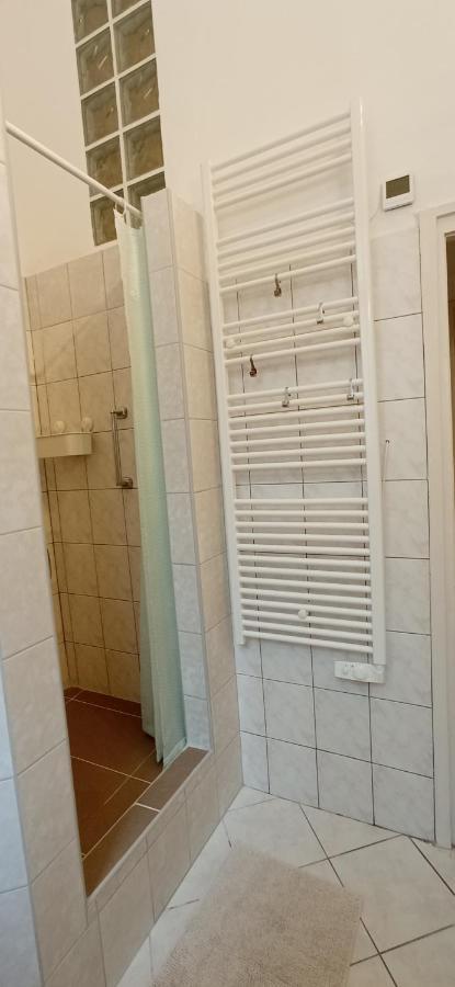 Duna Szecsi Apartman Budapest Exteriör bild