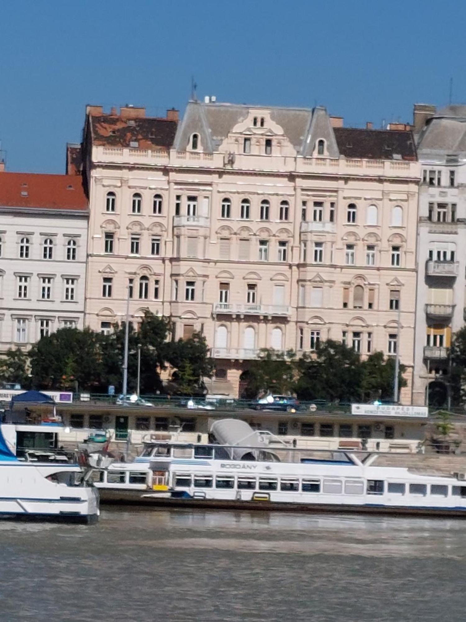 Duna Szecsi Apartman Budapest Exteriör bild