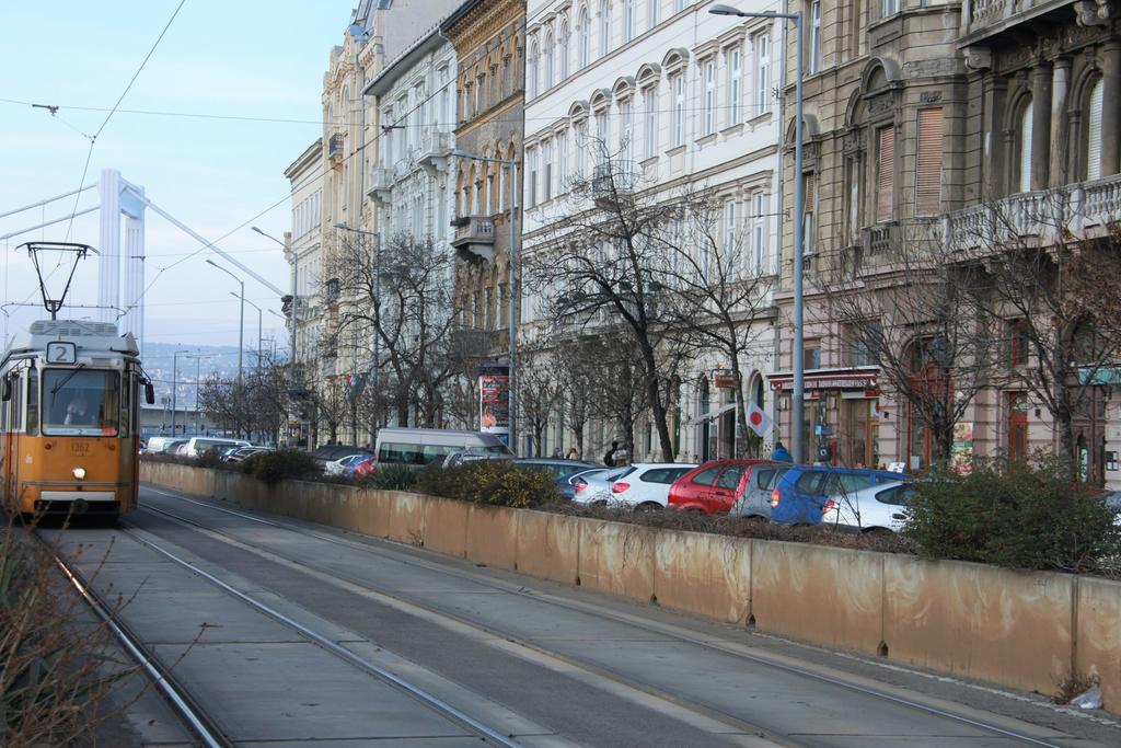 Duna Szecsi Apartman Budapest Exteriör bild