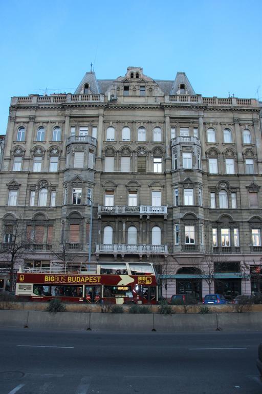 Duna Szecsi Apartman Budapest Exteriör bild
