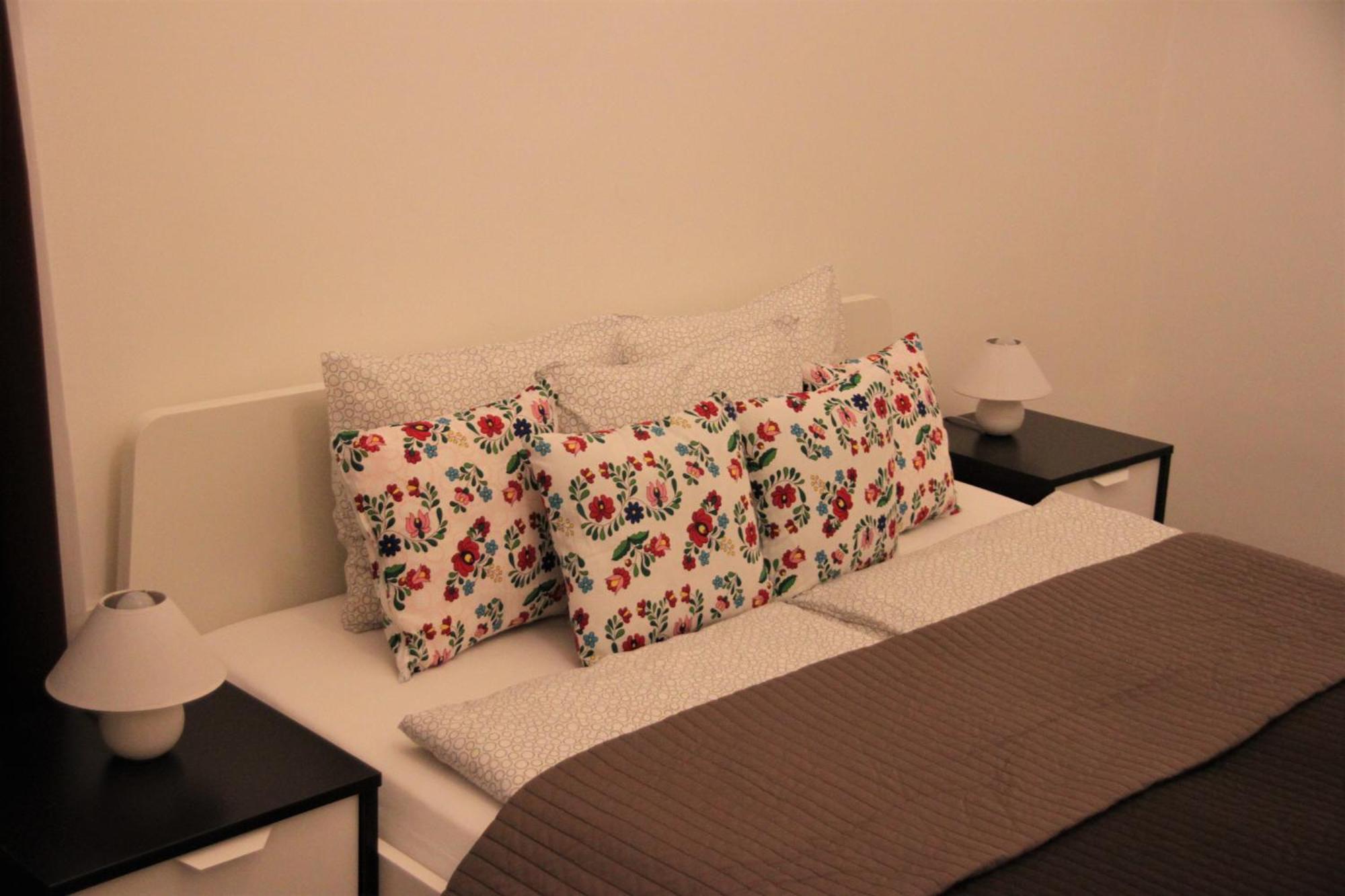 Duna Szecsi Apartman Budapest Exteriör bild