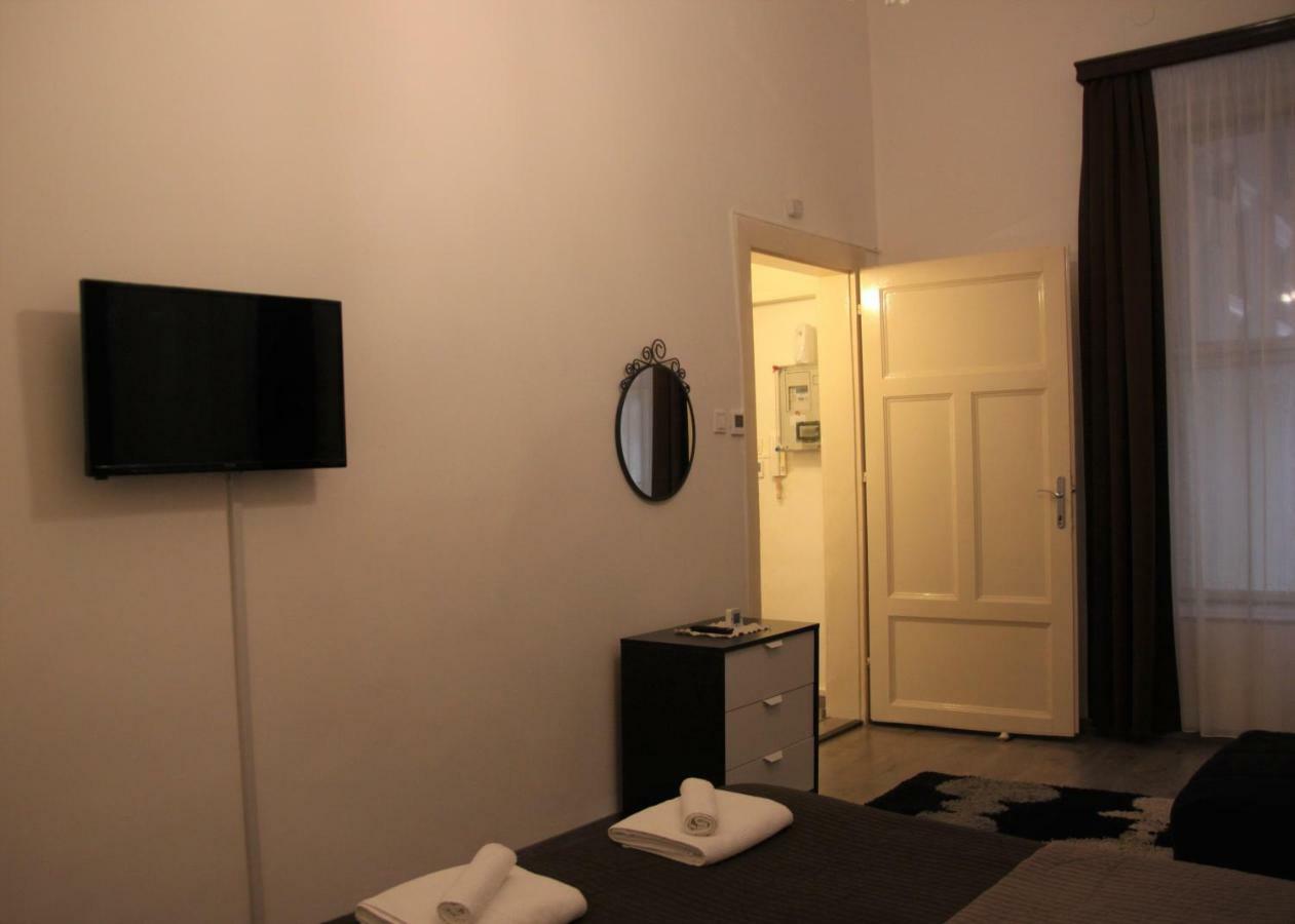 Duna Szecsi Apartman Budapest Exteriör bild